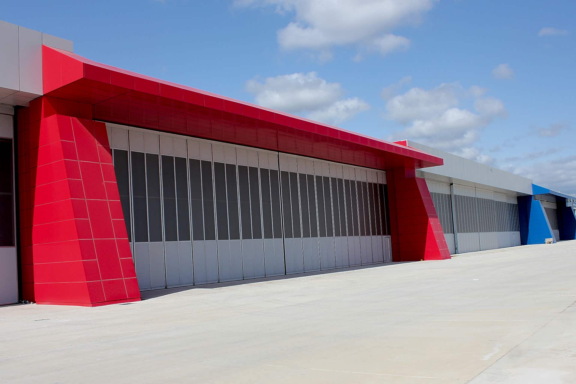 HANGAR DOORS (S.GOKCEN AIRPORT)