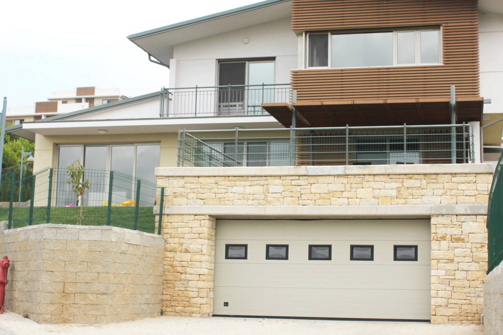 GARAGE DOOR (ANTRIVA PROJECT)