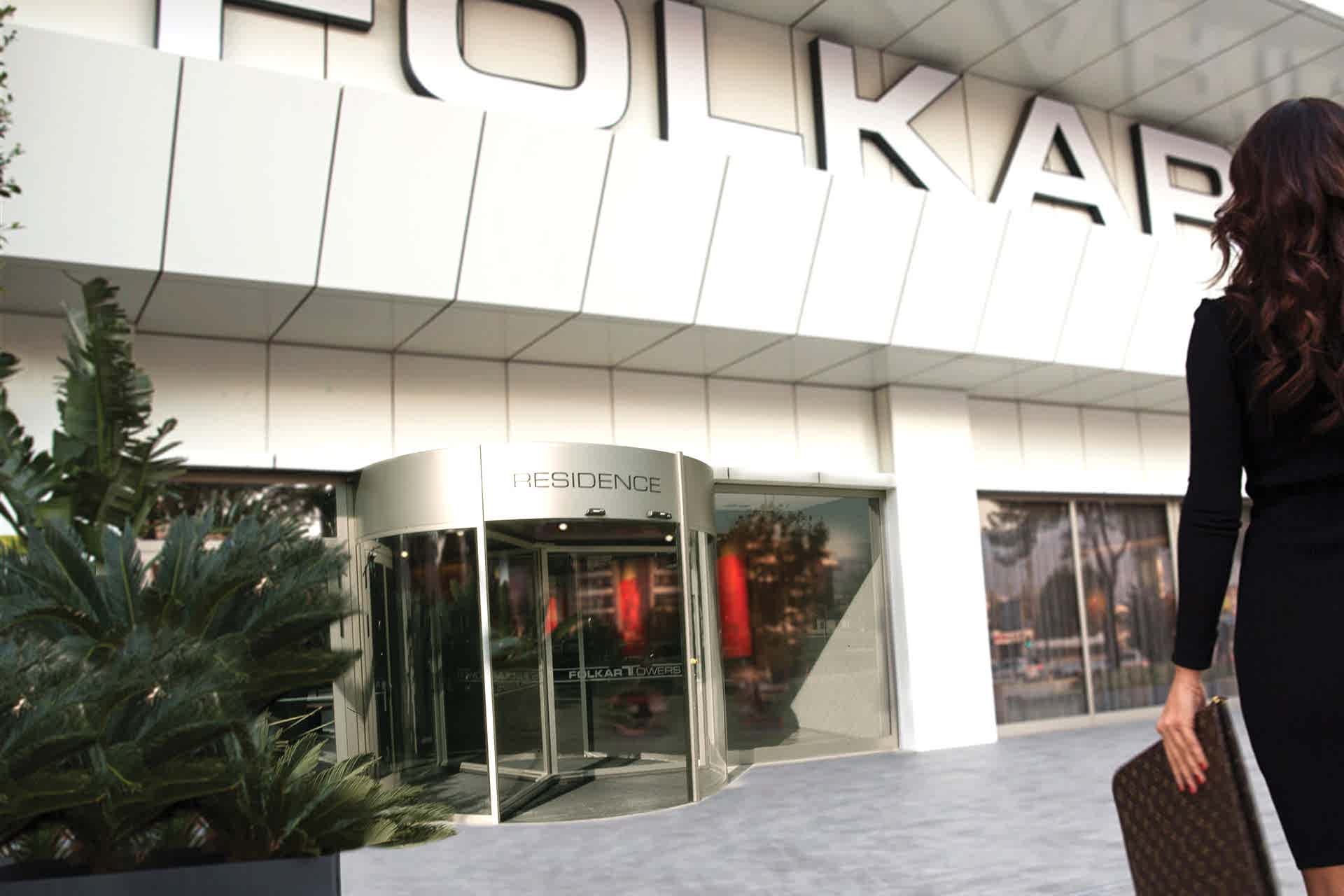 AUTOMATIC REVOLVING DOOR