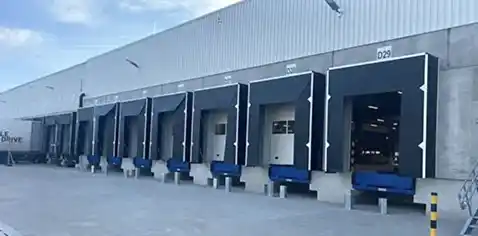 Überladebrücken & Dock Schutzdächer