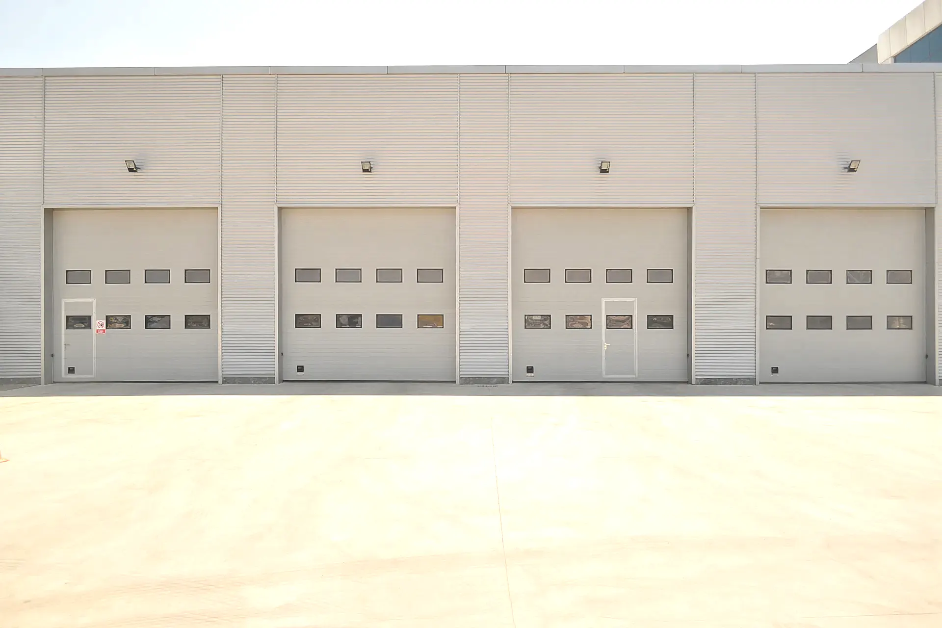 Seksiyonel Kapıların Avantajları - Neden Bir Tanesine Sahip Olmalısınız