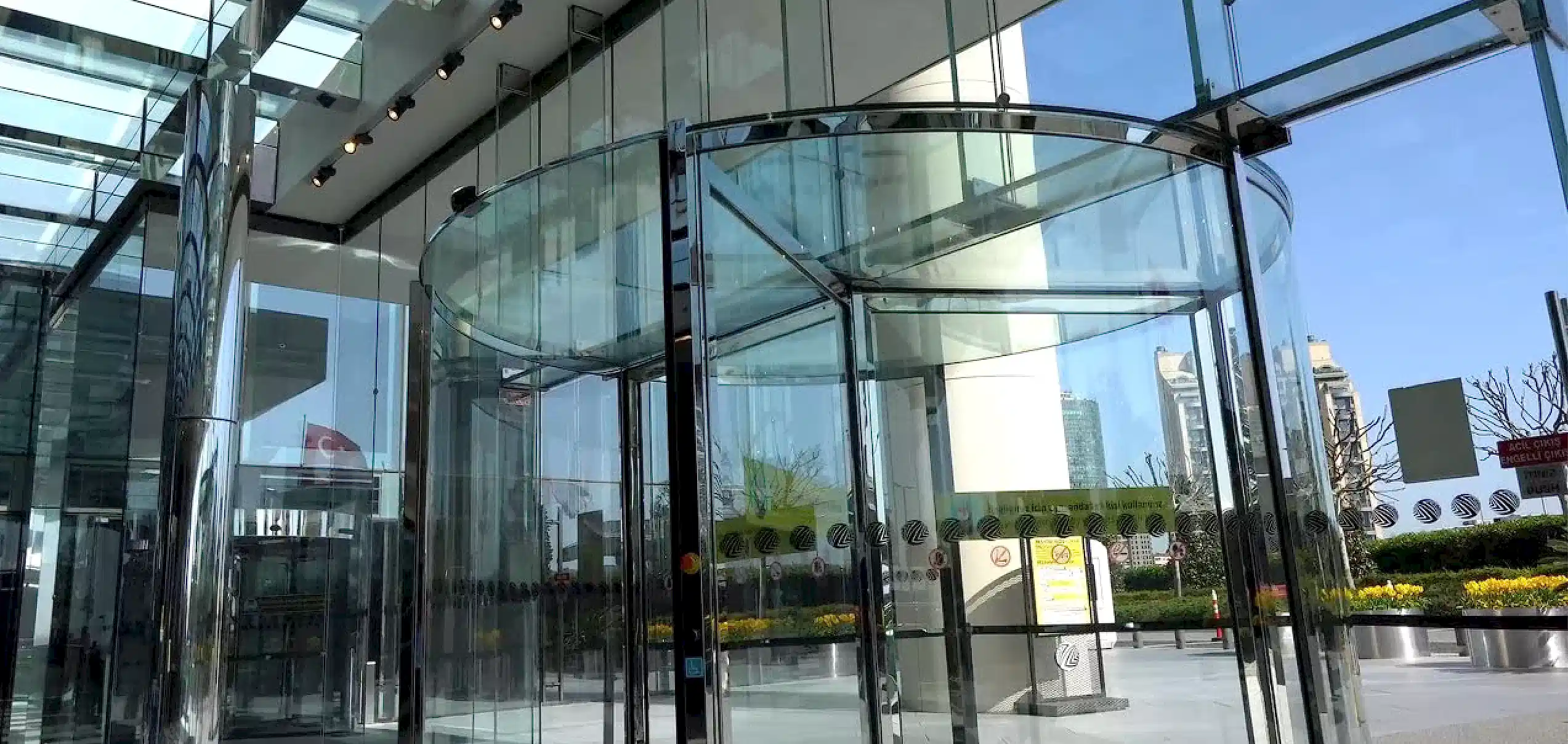 Otomatik Kapıların Avantajları ve Seçim Kriterleri