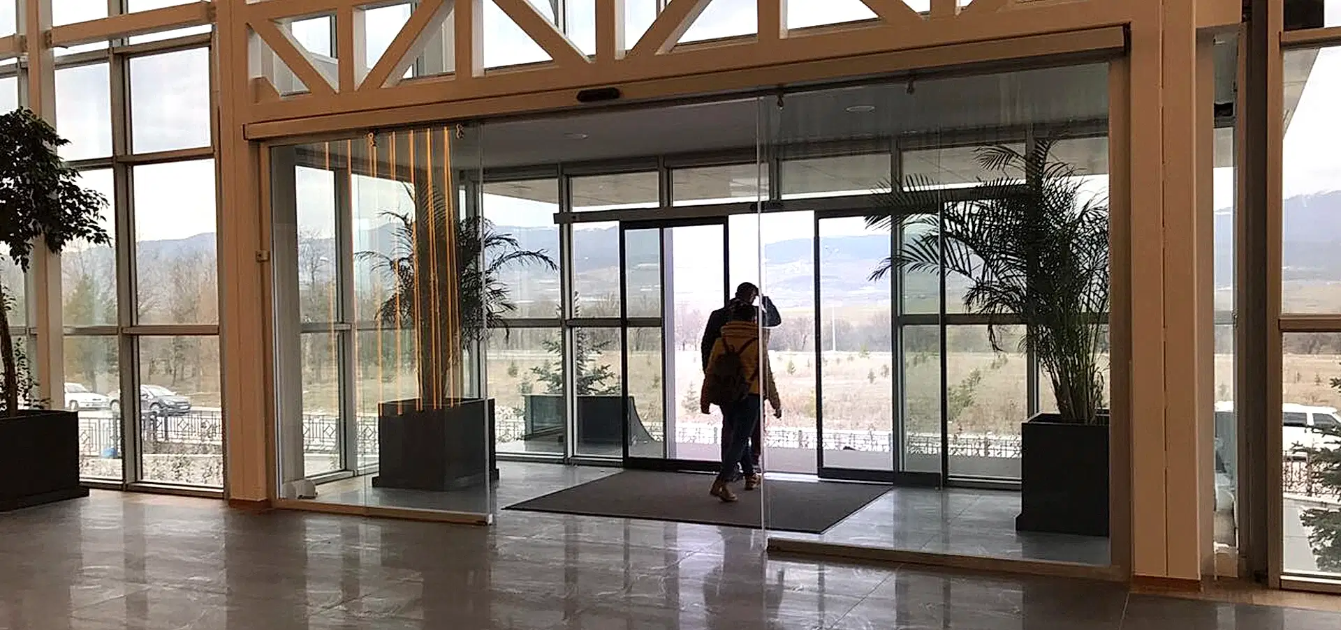 Otomatik Kapıların Hayatı Kolaylaştıran 7 Özelliği