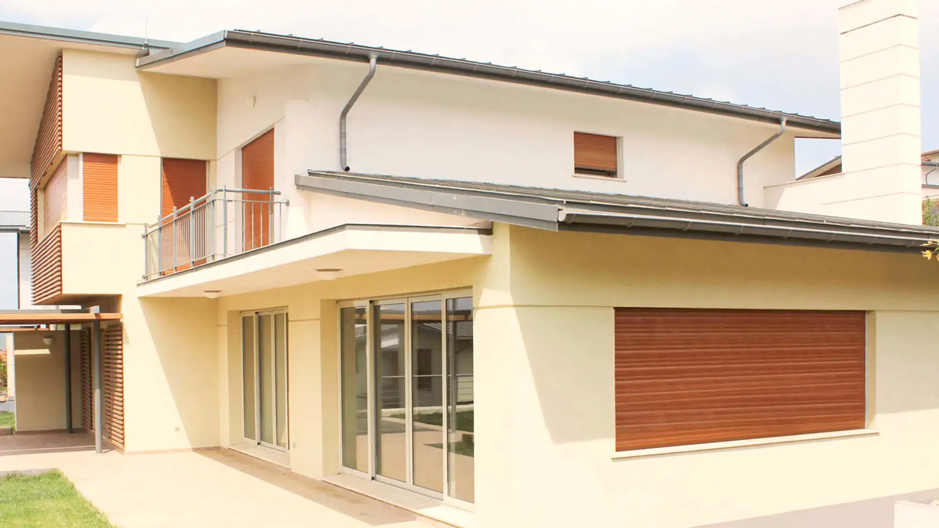 Otomatik Panjur Sistemleri - Ev ve İş Yerlerinde Güvenlik ve Konfor