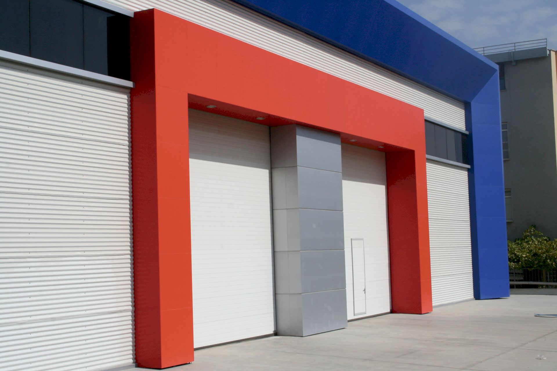 СЕКЦИОННЫЕ ПРОМЫШЛЕННЫЕ ВОРОТА