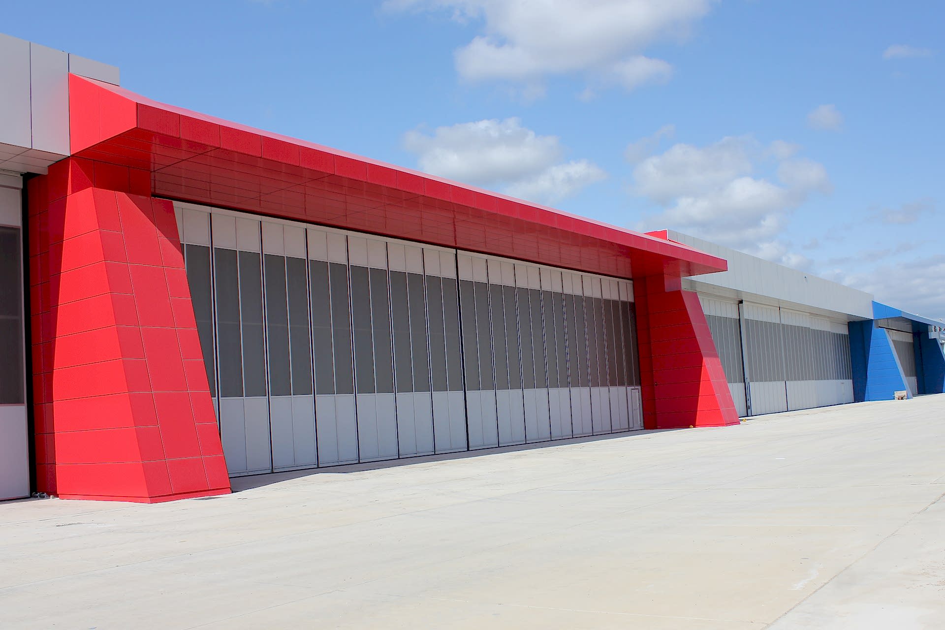 HANGAR DOORS (S.GOKCEN AIRPORT)